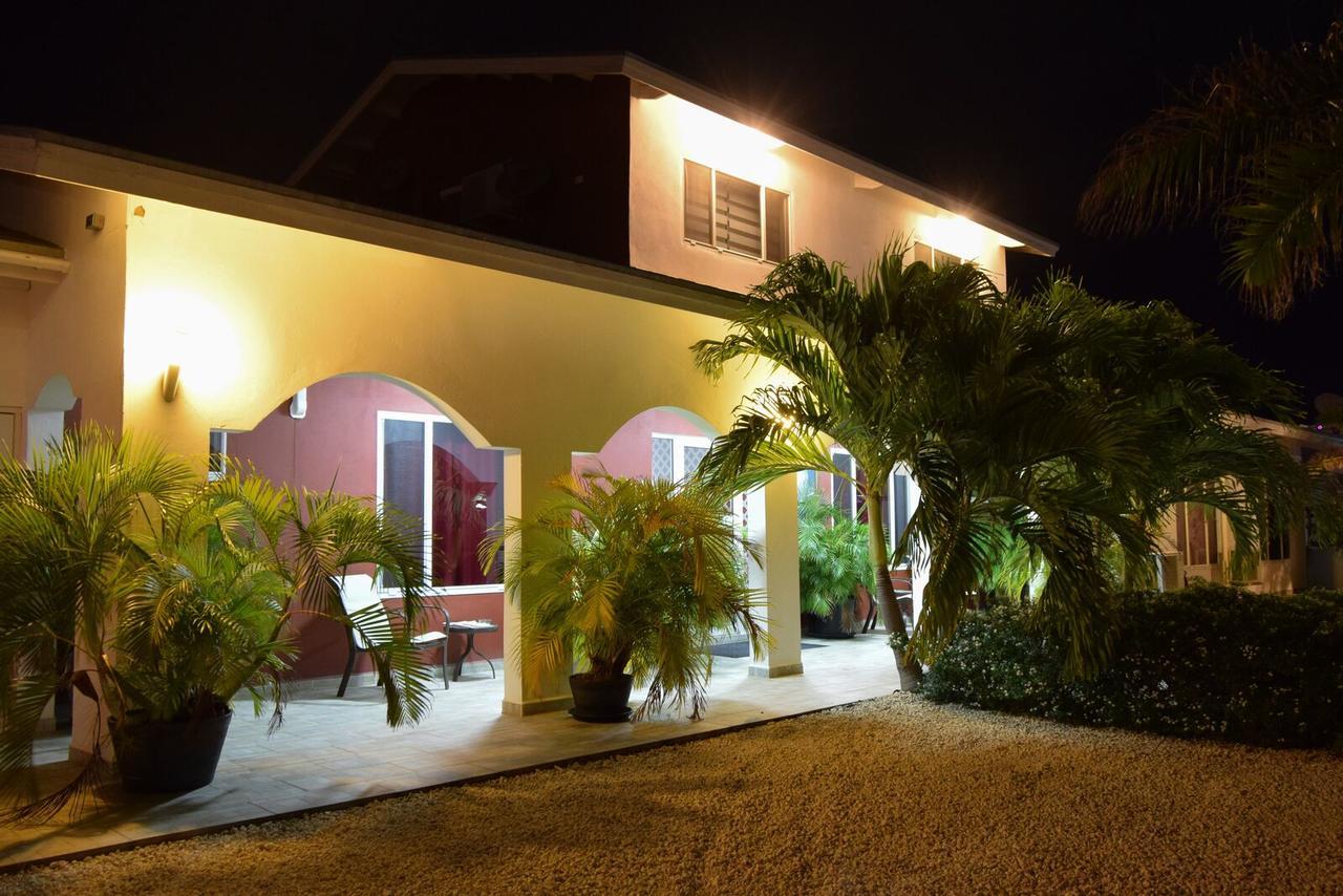 Ladybugs Apartments Palm Beach Exteriér fotografie
